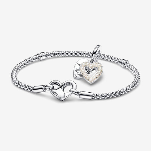 Pearlescent White Heart Dangle Charm & Bracelet Set (珠光白色心形吊饰和手链套装)